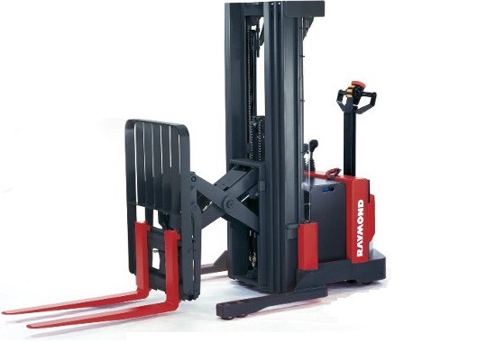 Apilador con Pantografo Raymond RRS30