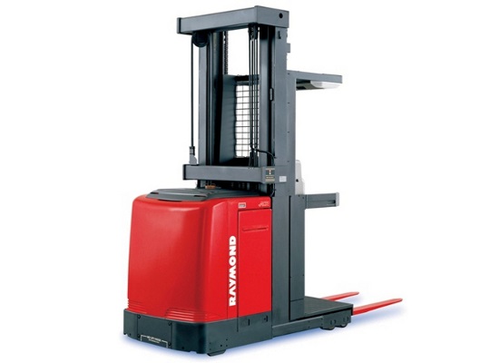 Preparadora de Pedidos Hombre Parado en Altura Raymond 5000 series